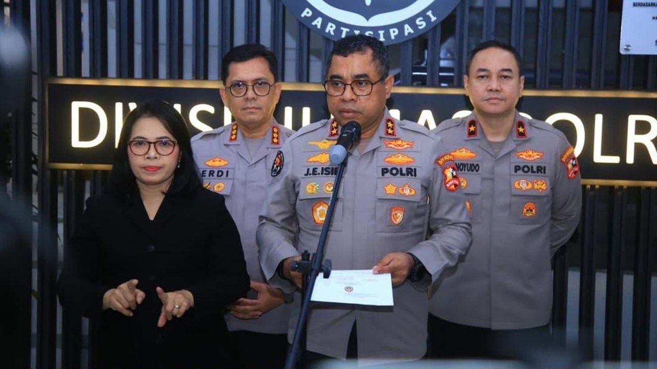 Kapolri Beri Pin Emas dan Kenaikan Pangkat untuk Penanganan Bendera Aceh