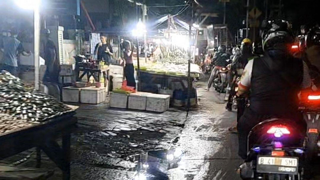 Kondisi Jalan Depan Kramat Jati Pascaklaim Penertiban Pedagang
