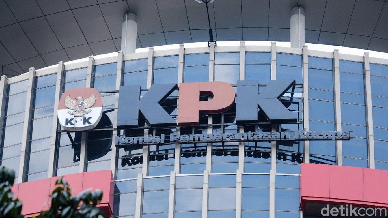 KPK Panggil Stafsus Menhut Terkait Amplop Dolar Singapura dari Bupati Kuansing
