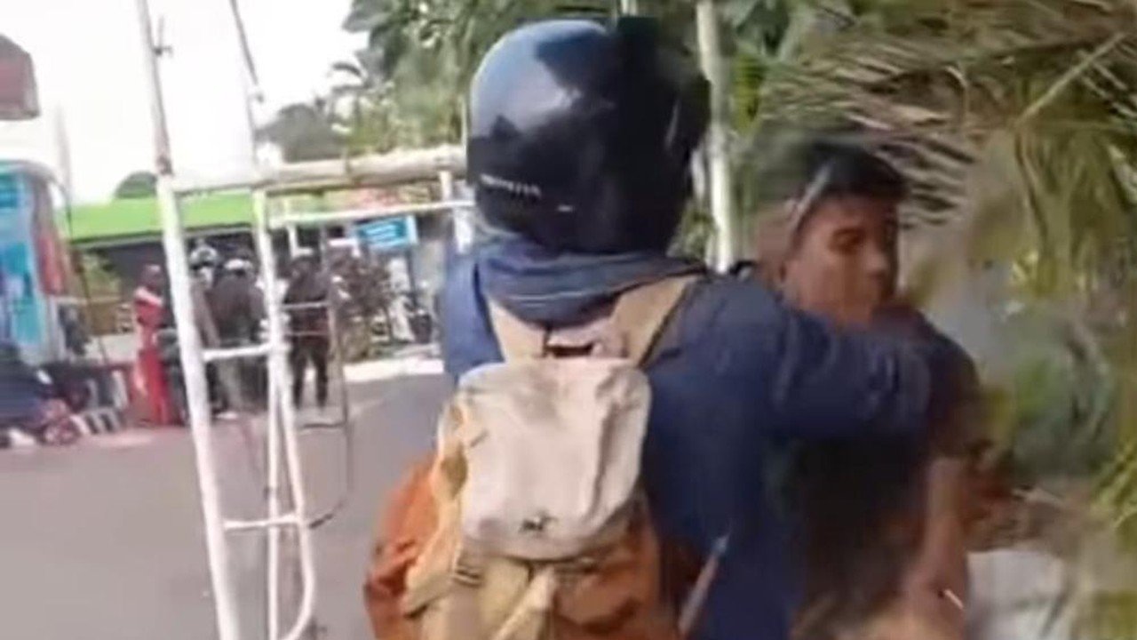 Pemotor di Jagakarsa Piting Pengemudi Mobil Akibat Perselisihan Klakson