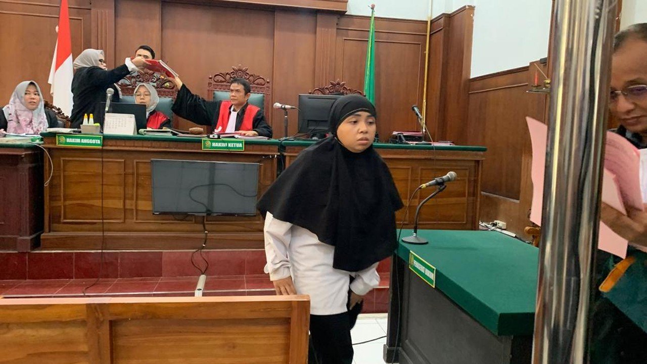 Wanita Surabaya Divonis 11 Bulan Penjara atas Perobohan Rumah Dinas Bea Cukai
