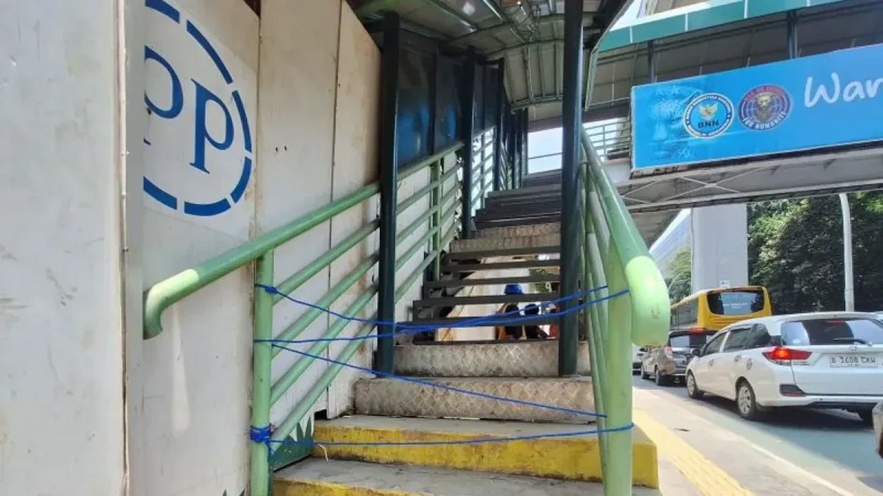 20 Pelat Besi JPO Kyai Maja Hilang, Akses Ditutup Sementara