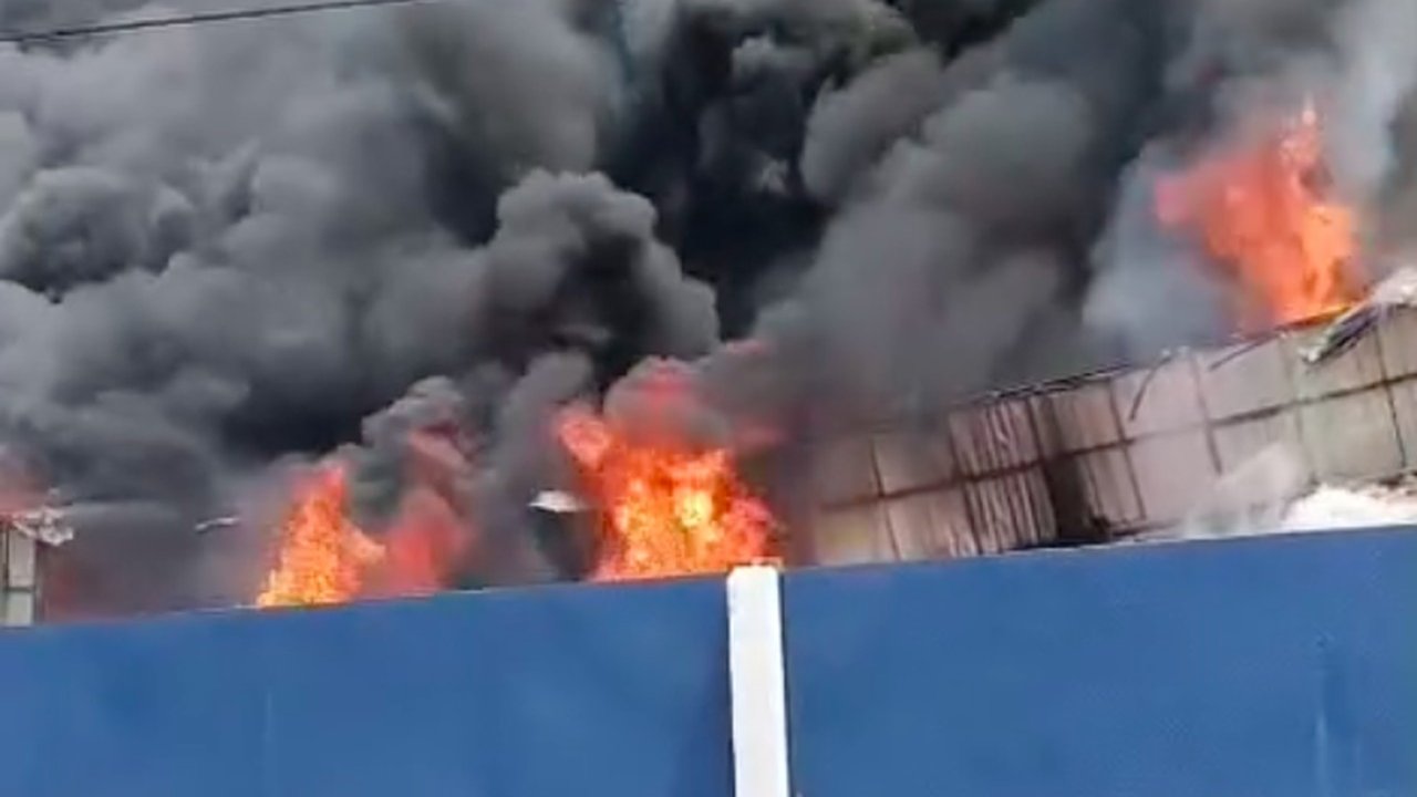 28 Gudang di Kosambi Terbakar Akibat Korsleting, Rugikan Miliaran Rupiah