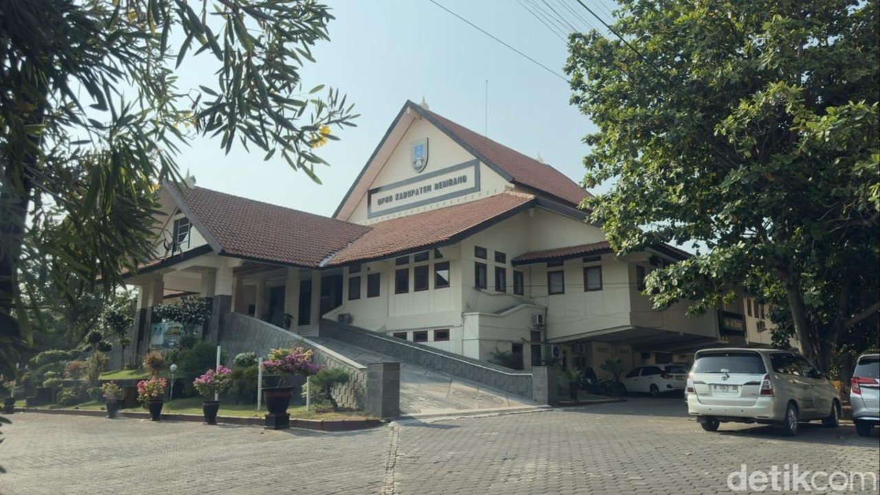 Anggota DPRD Rembang Diduga Berbuat Mesum dengan Istri Kades Saat Kunker