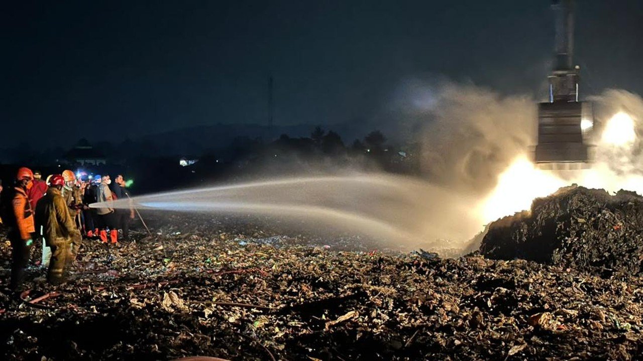 Api dan Asap di TPA Galuga Bogor Berkurang Signifikan di Hari ke-9