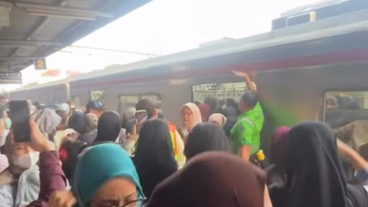 Asap dari Dua Ponsel Ganggu Perjalanan KRL Green Line, Satu Ponsel Jadi Hotspot