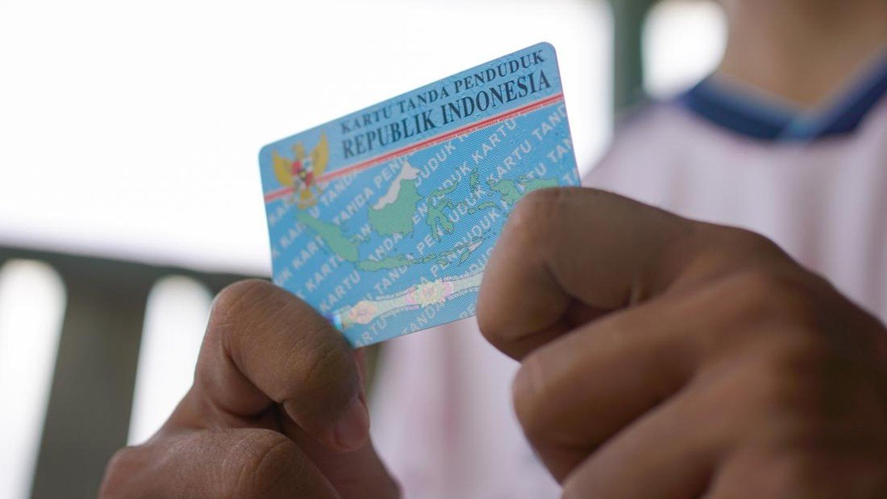 Aturan Riasan Wajah dan Cek Ulang Foto KTP yang Perlu Diketahui