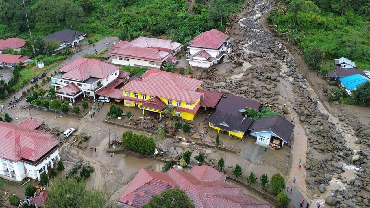 Banjir Bandang Solok Tewaskan Satu Warga, Fasilitas Publik Rusak
