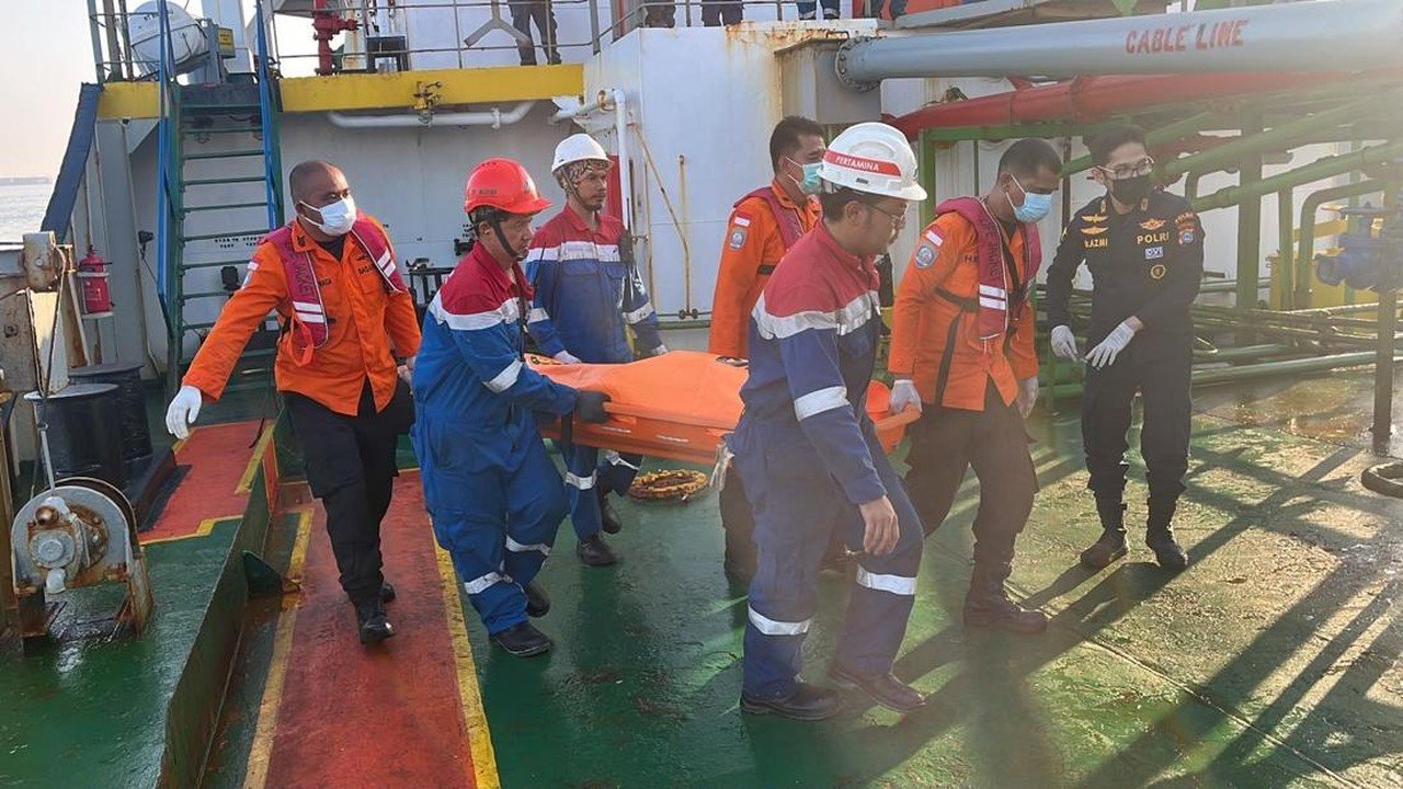 Evakuasi Korban KM Virgo: 1 Jenazah Tiba di Banjarmasin, 130 Orang Masih Hilang