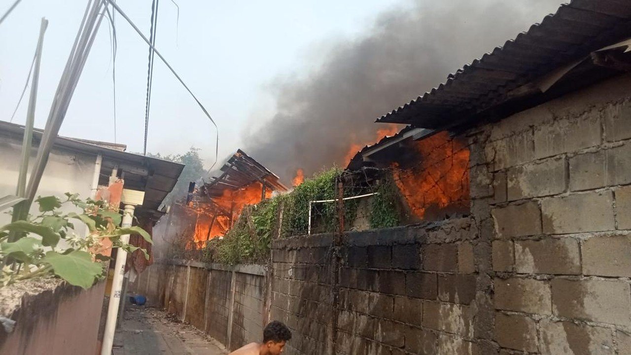 Gudang Kosong di Tangerang Terbakar, Api Melalap 1.000 Meter Persegi