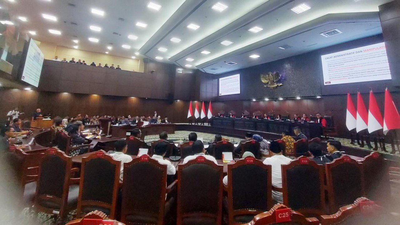 Hakim MK Minta KPU Ungkap Proses Revisi PKPU Terkait Syarat Ijazah Gibran