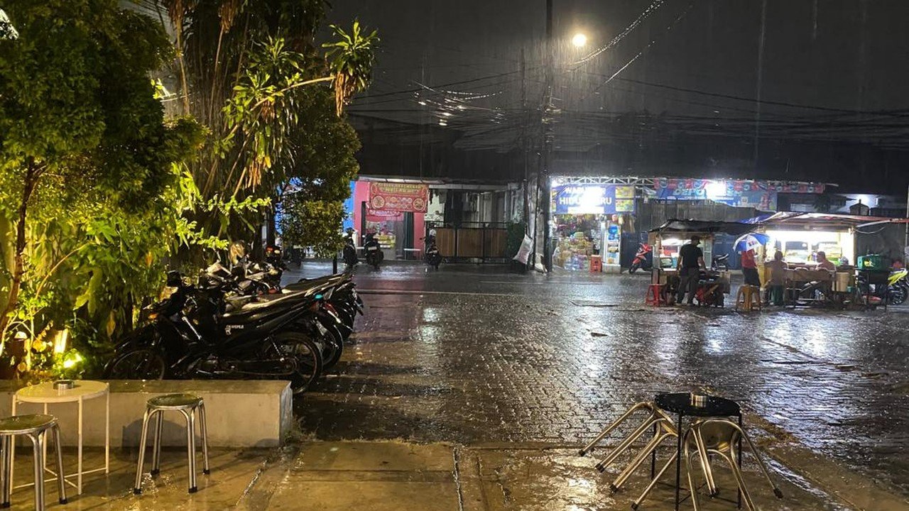 Hujan Deras Melanda Jakarta dan Depok Malam Ini
