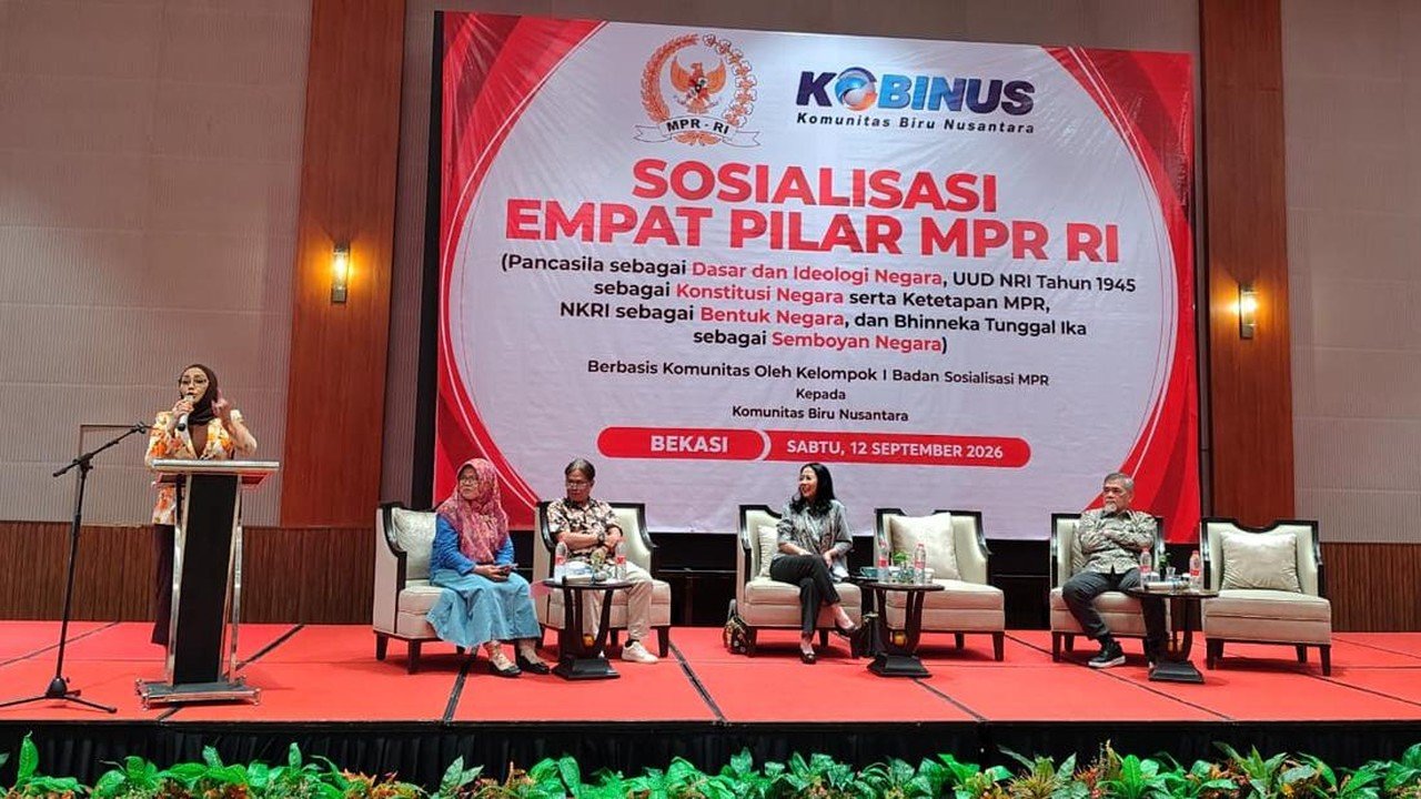 Iyeth Bustami Ingatkan Guru Peran Vital Bentengi Generasi Muda dari Dampak Negatif Medsos