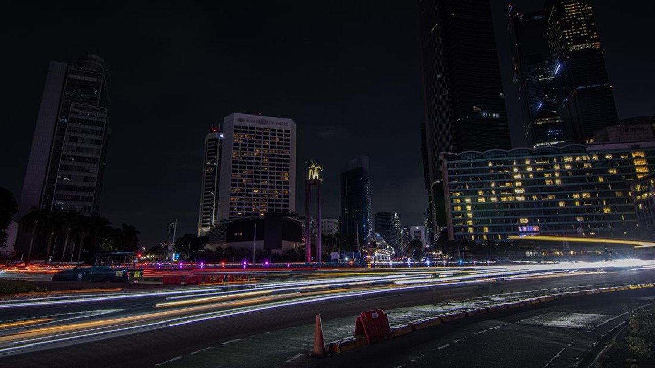 Jakarta Padamkan Lampu Kota Satu Jam untuk Peringati Hari Ozon Sedunia