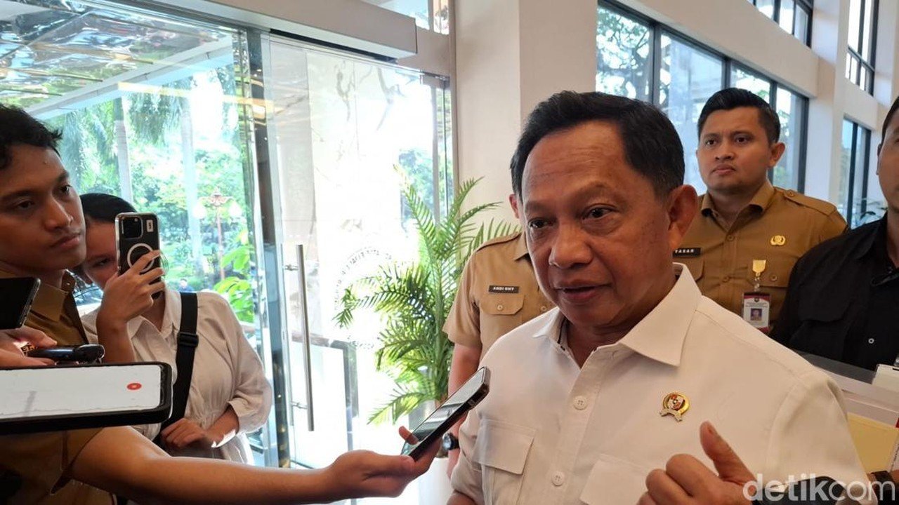 Jalan Solok-Padang Kembali Normal Pasca-Galodo, Mendagri Pastikan Perbaikan Infrastruktur