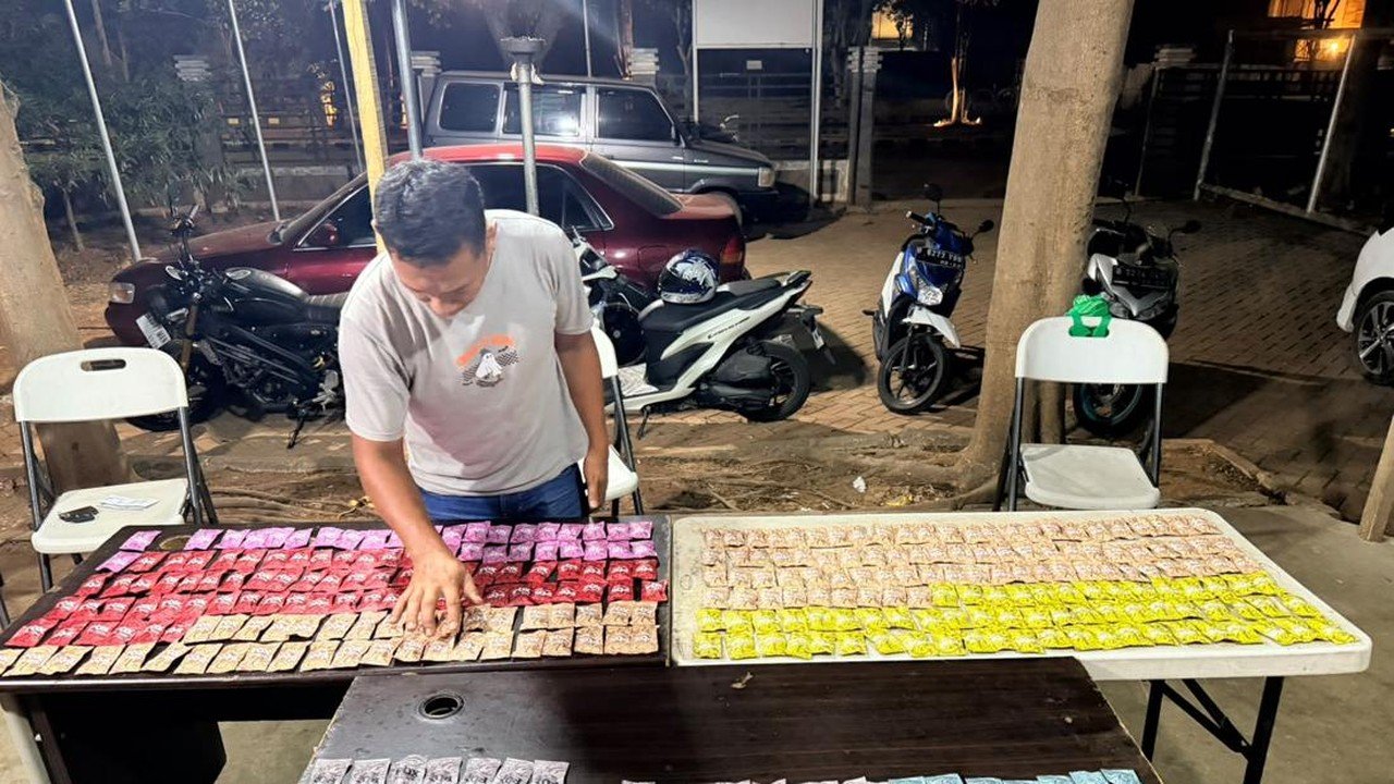 Jaringan Pengedar Vape Narkoba Etomidate di Jakut Dibongkar, Ratusan Cartridge Disita