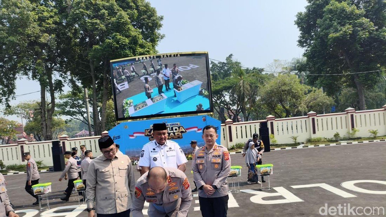 Kapolda Jabar Resmikan Gedung Tahti Polres Bogor dalam Program 'Jumat Keliling'