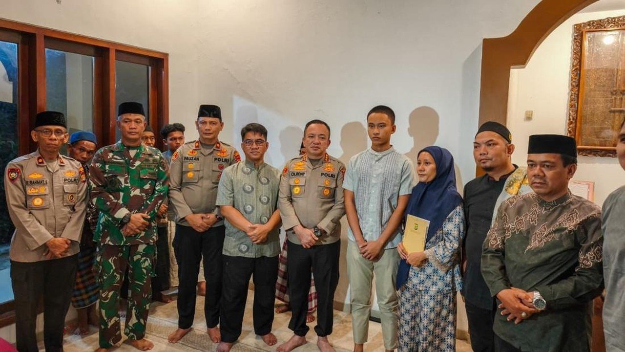 Kapolres Depok Pimpin Doa Bersama untuk Keselamatan Jurnalis yang Hilang di Selat Sunda