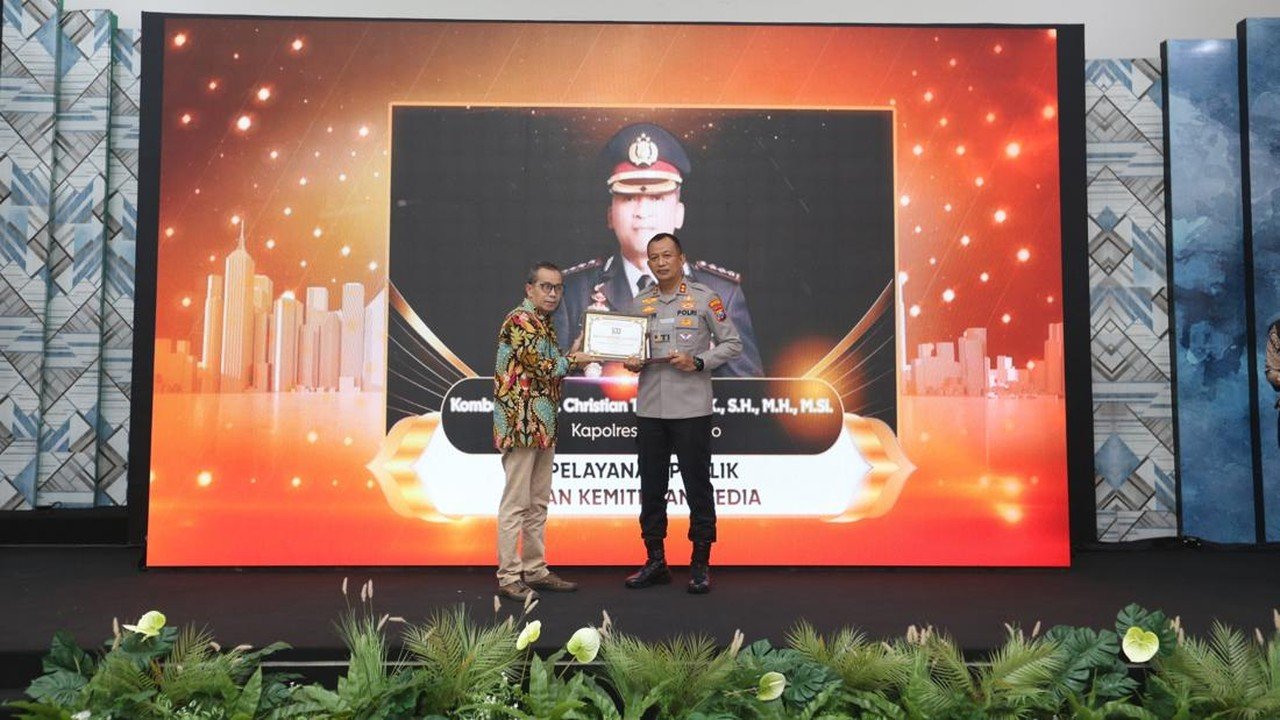 Kapolresta Sidoarjo Raih Penghargaan IJTI Berkat Transparansi Pengelolaan Makanan Bergizi