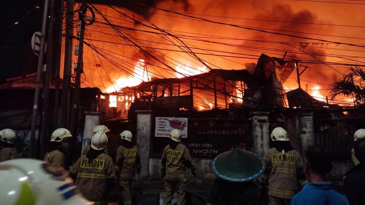 Kebakaran Kebayoran Lama: 150 Jiwa Kehilangan Rumah, Kerugian Rp 1,2 Miliar