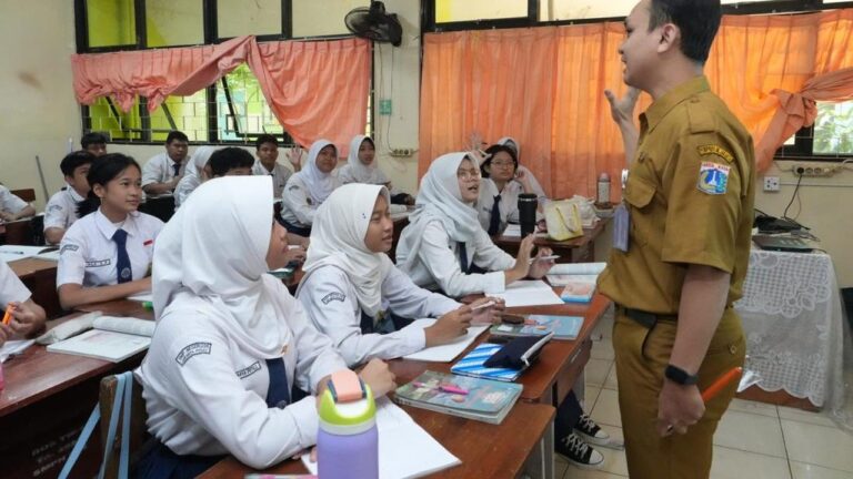 Statnar Kemendikdasmen Perbarui Aturan Standar Tenaga Kependidikan, Ini Rinciannya