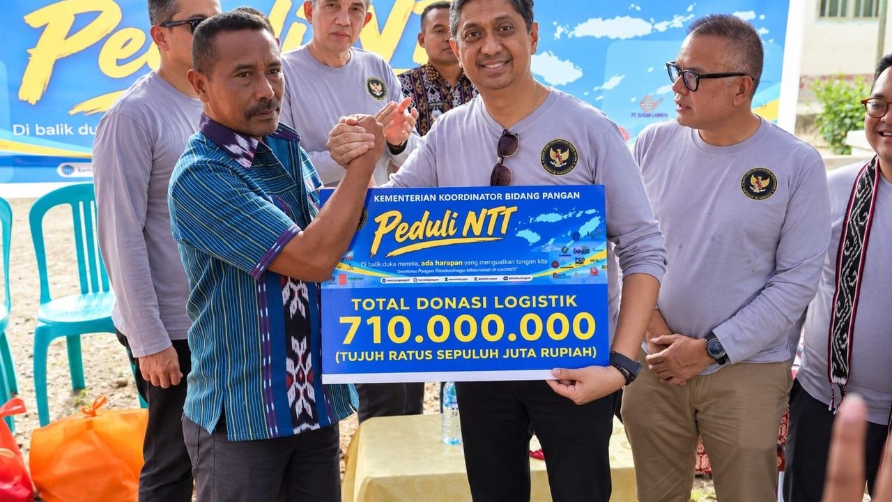 Kemenko Pangan dan Mitra Salurkan Rp 1,7 Miliar untuk Korban Bencana NTT