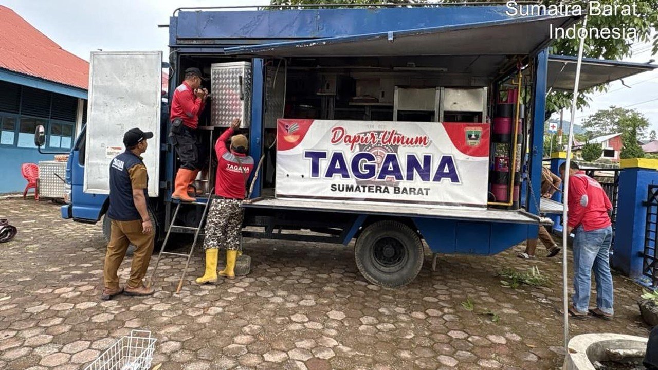 Kemensos Kirim Bantuan Logistik untuk Korban Banjir Bandang Solok