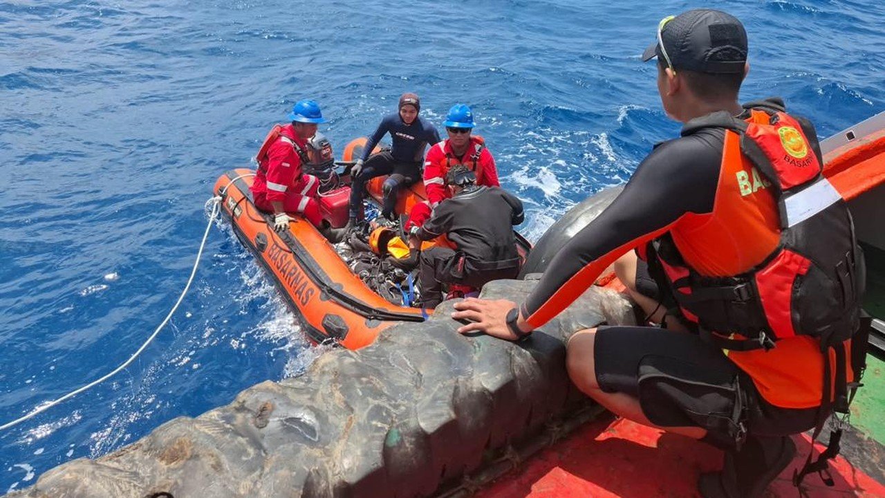 Korban KM Virgo Ditemukan Tim Penyelam Basarnas di Laut Jawa