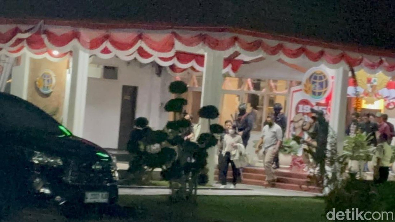 KPK Sita Kardus dan Koper Usai Geledah Kanwil BPN Jatim Selama 11 Jam