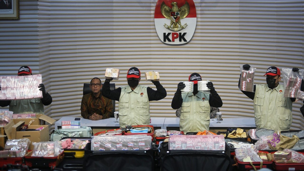 KPK Sita Rp 106 Miliar dari OTT Kasus Suap HGB, Uang Disimpan di Koper dan Kardus Bakpia