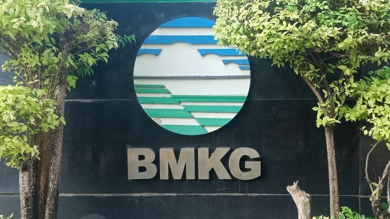 Langit Merah di Kalteng Akibat Asap Karhutla, BMKG Jelaskan Penyebabnya