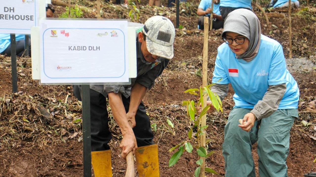 Le Minerale Raih Penghargaan Konservasi Air Berkat Program "Ekonomi Hijau"