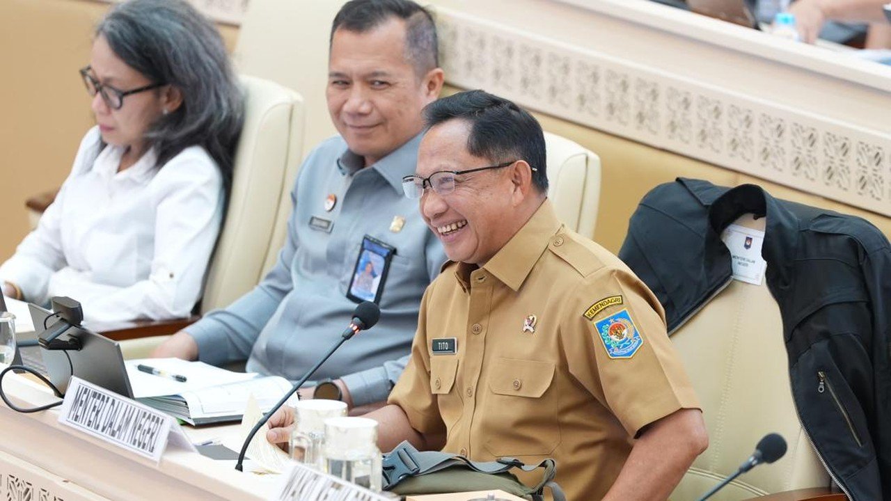 Mendagri Ingatkan Pemda Antisipasi Kenaikan Harga Ayam dan Beras untuk Kendalikan Inflasi