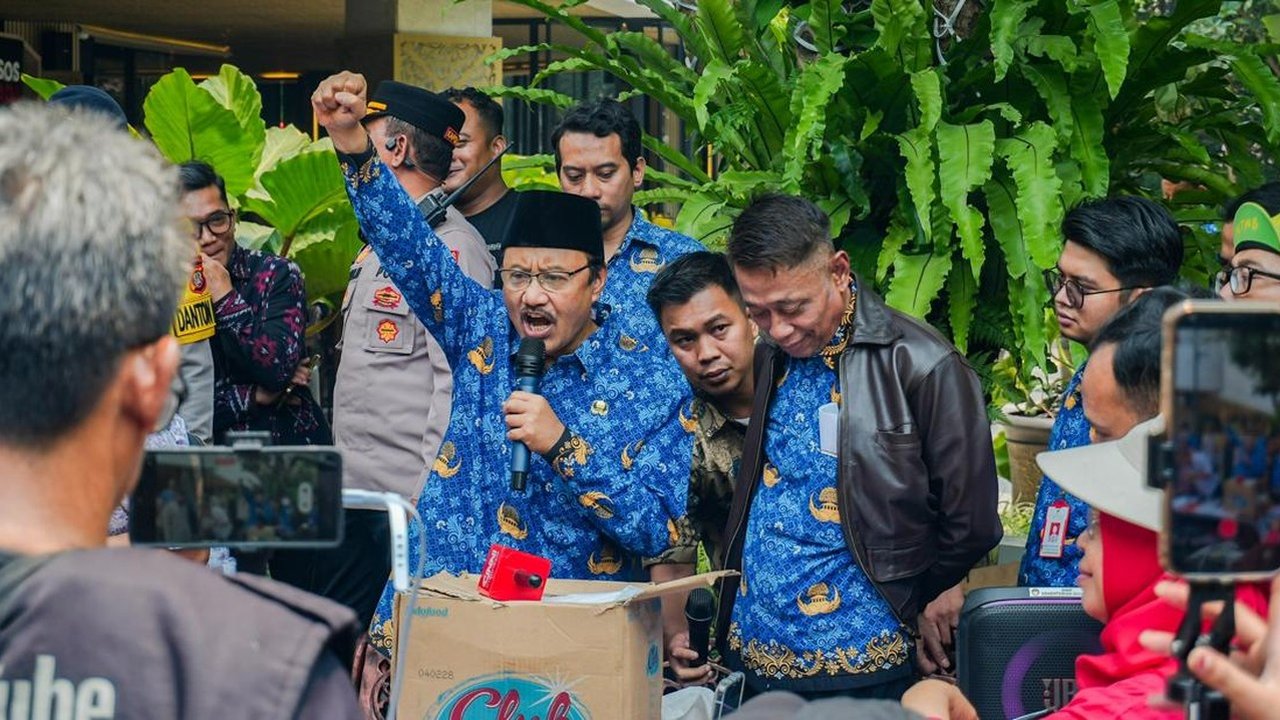 Mensos Temui Massa Aksi, Janjikan Tindak Lanjuti Tuntutan Data Desil Kesejahteraan