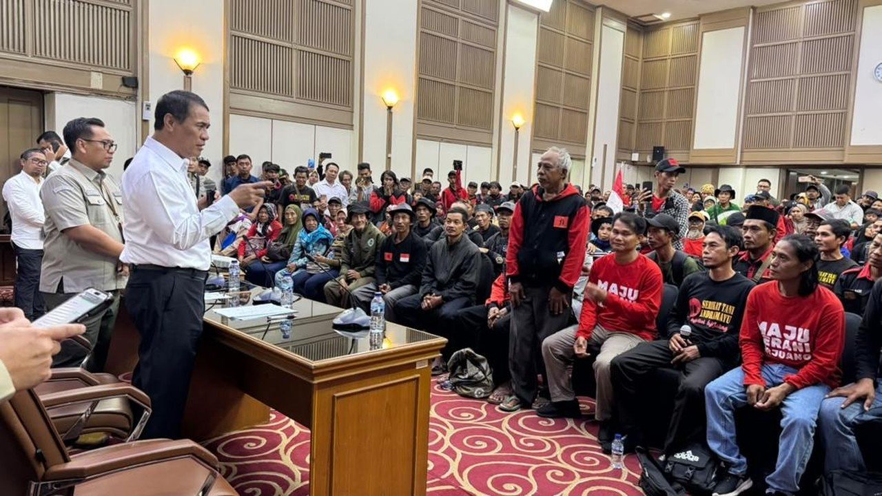 Mentan Amran Dengarkan Langsung Aspirasi Petani Indramayu, Solusi Air Hingga Pupuk Dibahas