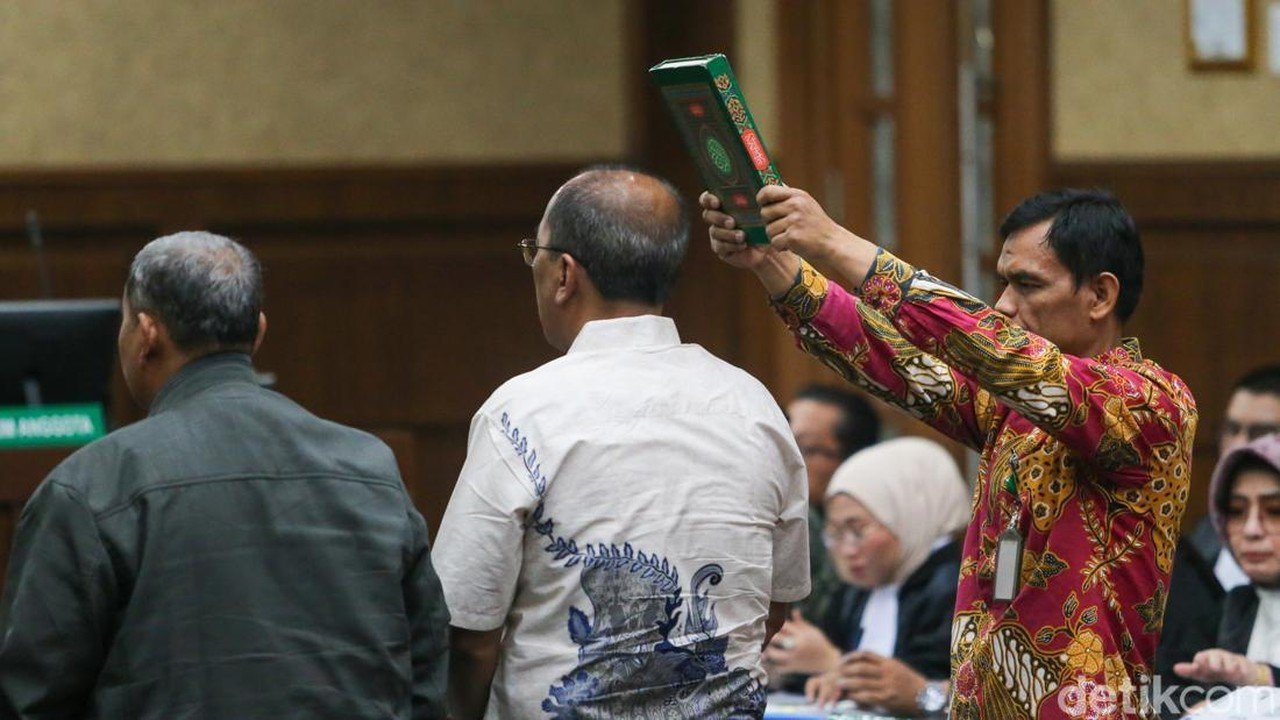 Mutasi Pejabat Kemenag Dituding Jadi 'Penyelamatan' dari Panggilan KPK