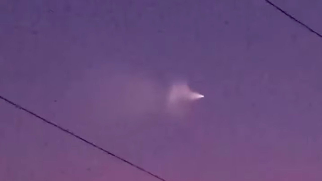 Objek Bercahaya di Langit Indonesia Ternyata Roket China, Ini Penjelasannya