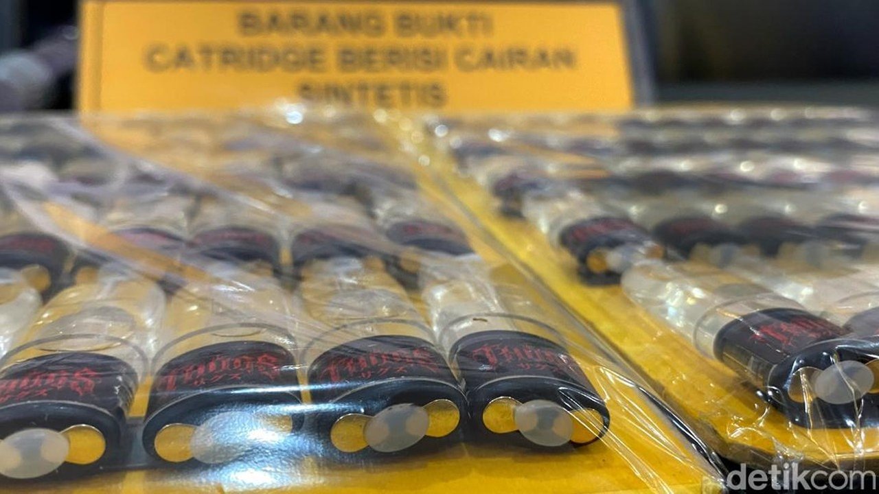 Pabrik Liquid Vape Narkoba di Bandung Digerebek, Dua Driver Ojol Jadi Tersangka