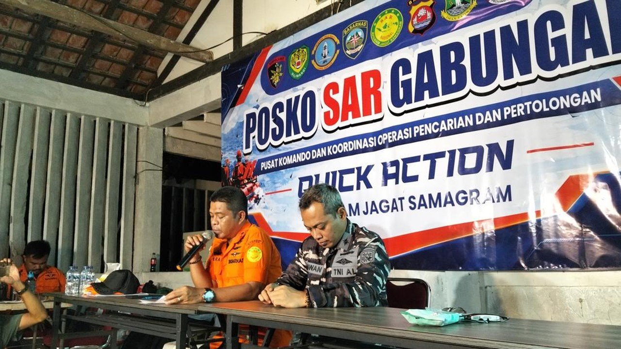 Pencarian 5 Jurnalis Hilang: Pelampung dan Helm Ditemukan di Perairan Krakatau