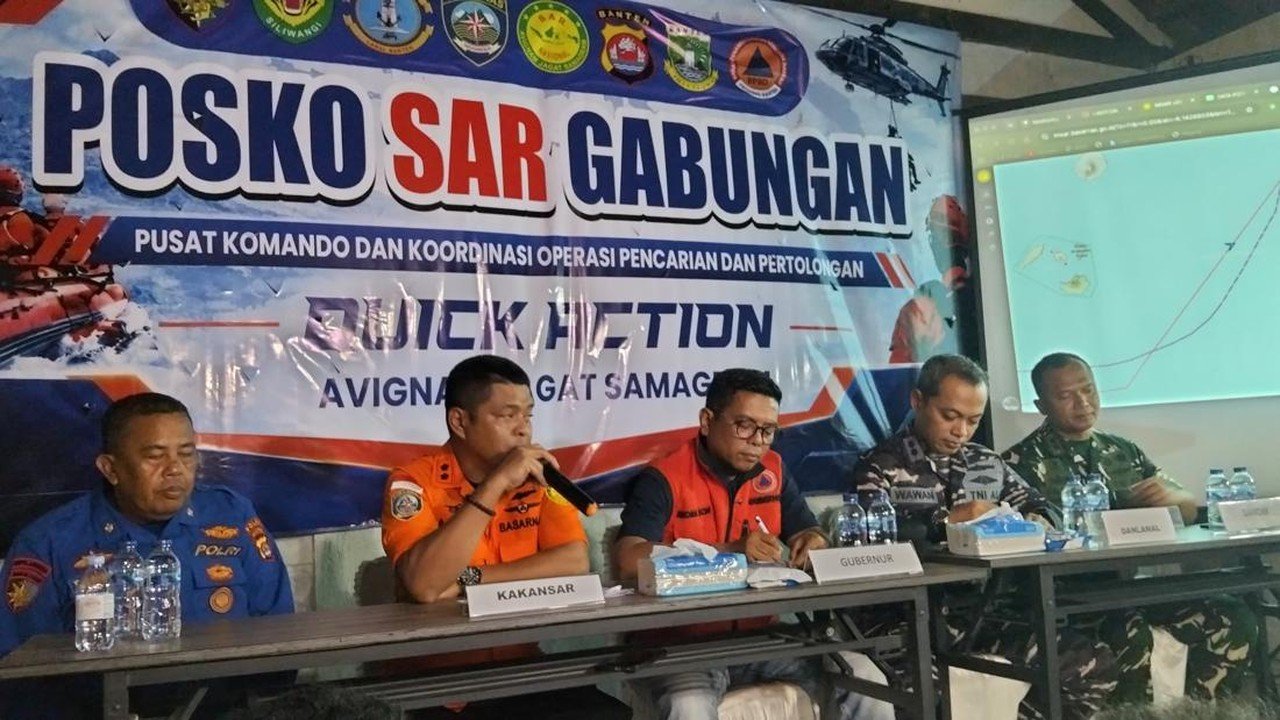 Pencarian 8 Korban Hilang di Sekitar Anak Krakatau: Terpal dan Galon Ditemukan