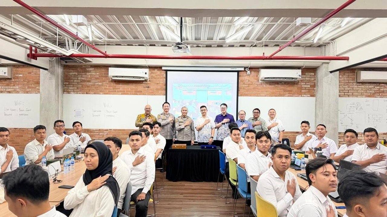 Polda Metro Jaya dan BINUS Latih Ratusan Personel untuk Edukasi Pelajar tentang AI dan Keamanan Digital