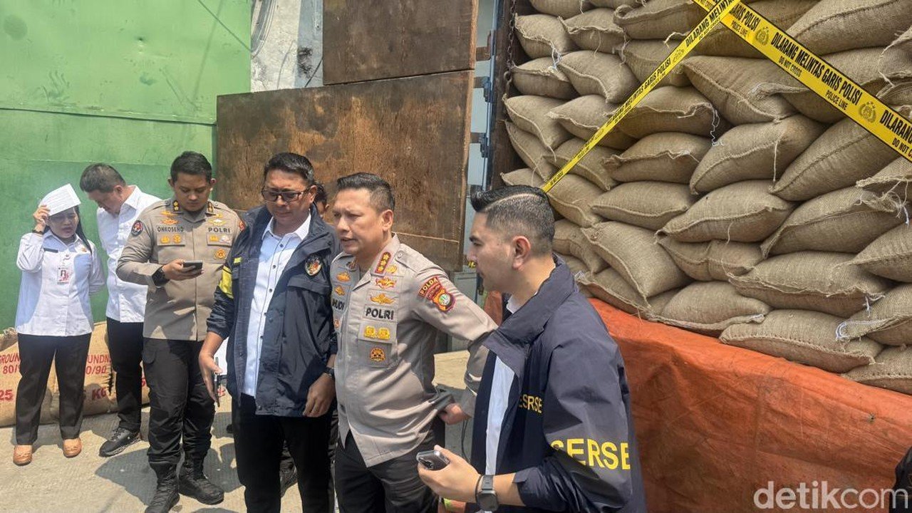 Polda Metro Jaya Ungkap Penyelundupan 49,8 Ton Kacang Tanah Ilegal dari India