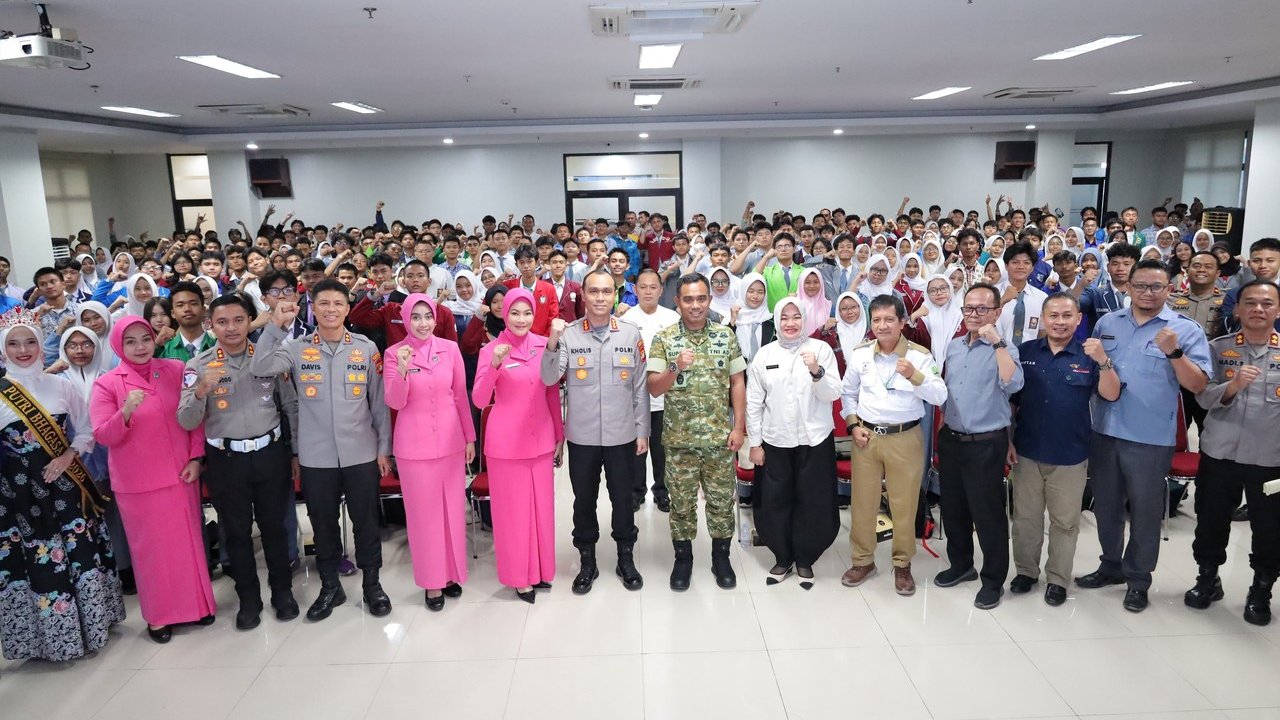 Polres Metro Bekasi Motivasi 242 Ketua OSIS untuk Raih Masa Depan Gemilang