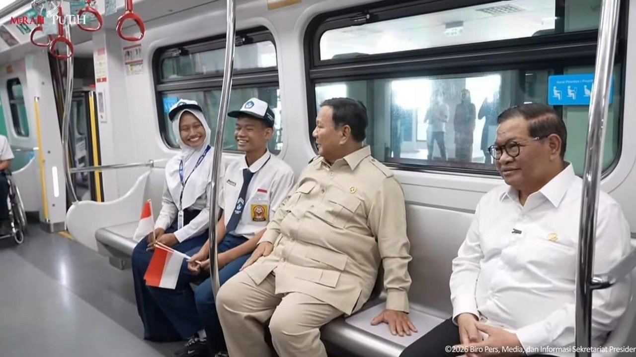 Prabowo Jajal LRT Kelapa Gading-Manggarai Bersama Pramono Anung