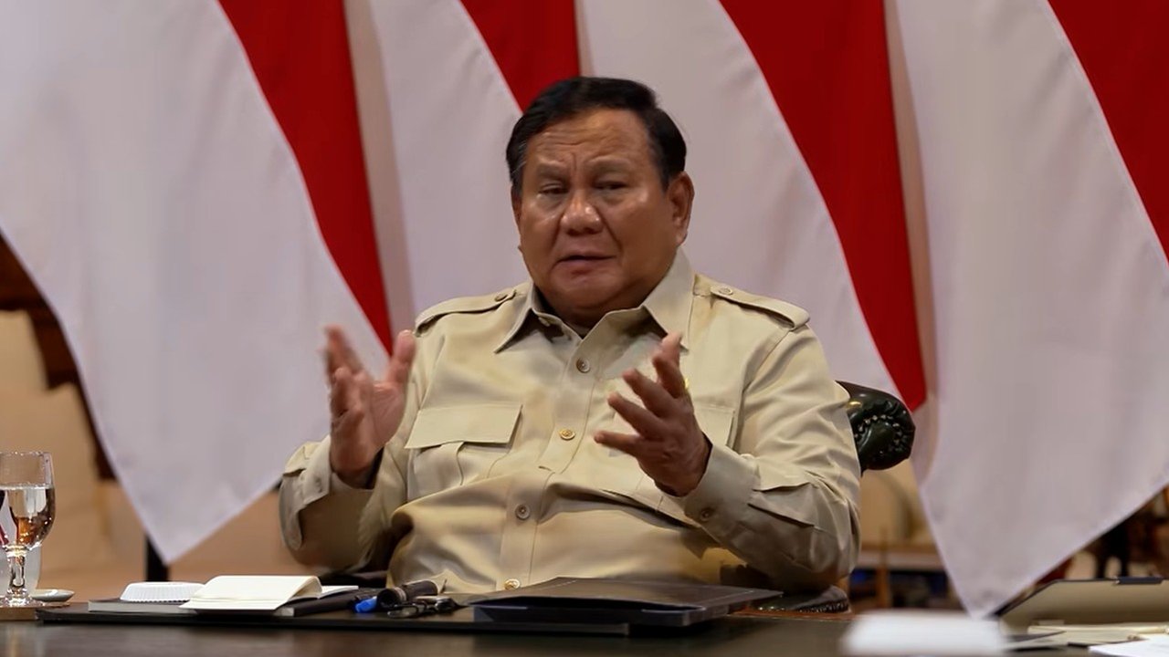 Prabowo Panggil Menteri dan Kepala BRIN Bahas Industri Tekstil dan Sepatu