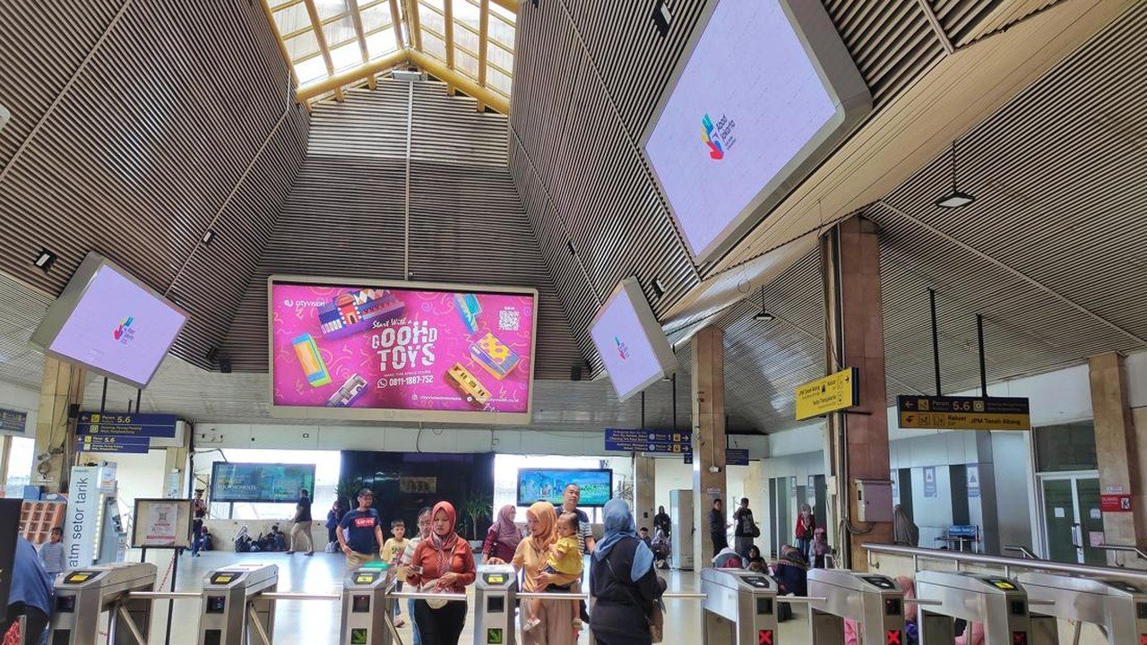 PT KAI Pangkas Headway KRL Green Line, Penumpang Sambut Gembira