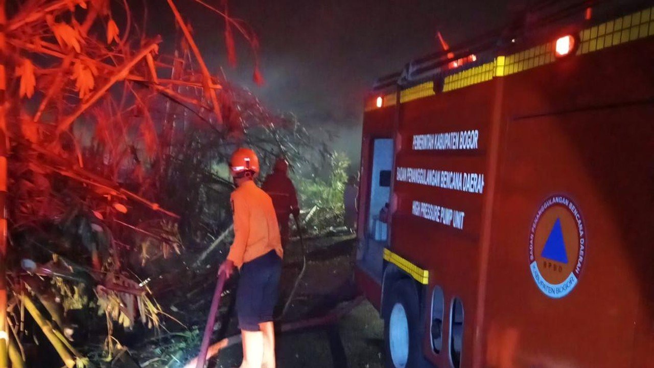 Puntung Rokok Picu Lahan Terbakar di Rumpin Bogor