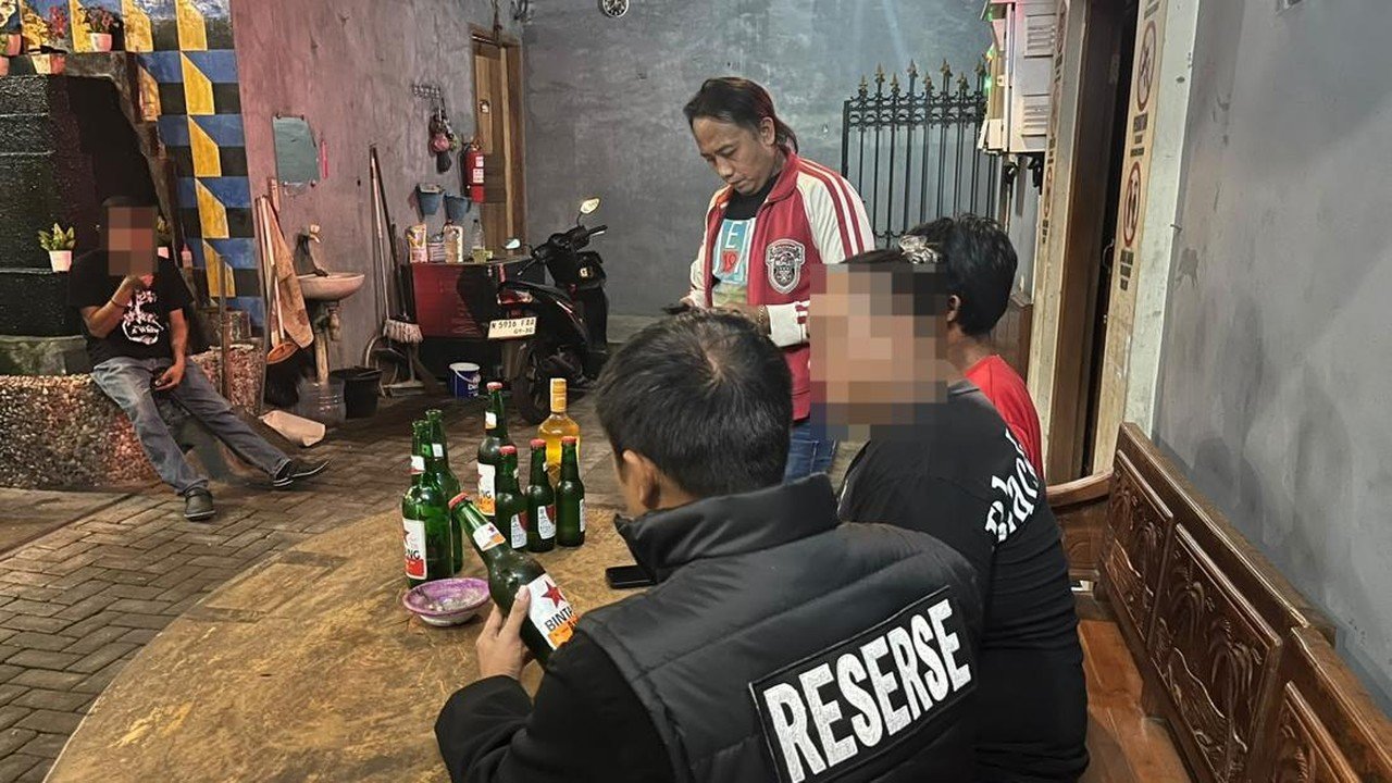 Ribuan Botol Miras Diamankan Polres Malang dalam Operasi Cipta Kondisi