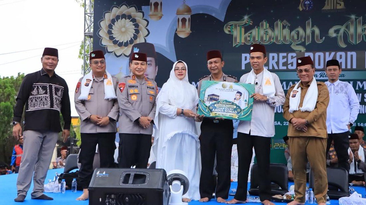 Ribuan Jemaah Hadiri Tabligh Akbar Maulid Nabi di Mapolres Rokan Hilir, Ustaz Abdul Somad Jadi Penceramah