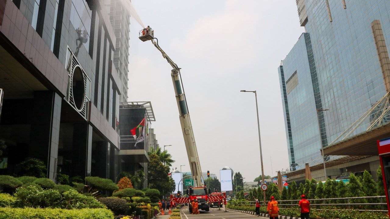 Simulasi Evakuasi Kebakaran Gedung Artha Graha Tingkatkan Kesiapsiagaan SCBD